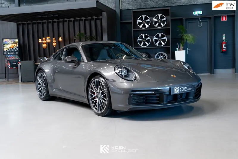 Porsche 911 (2021)