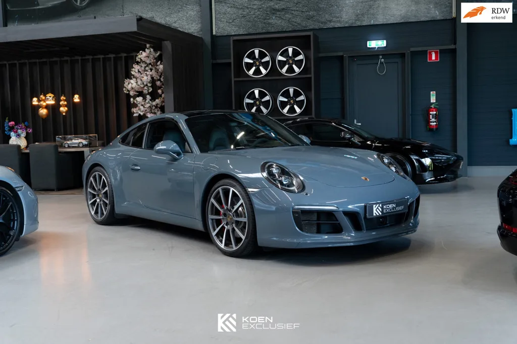 Porsche 911 (2018) — foto 1