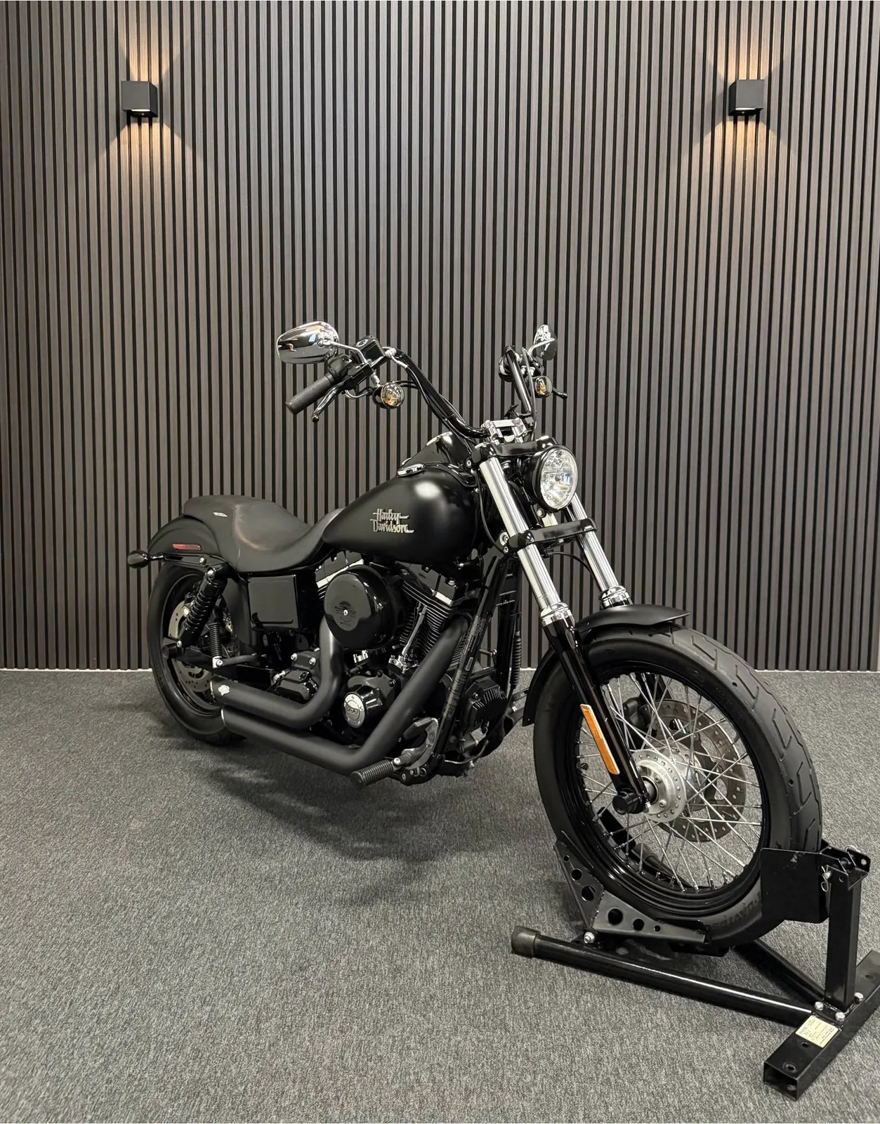 Harley-Davidson Street Bob 103 (2013) — foto 1