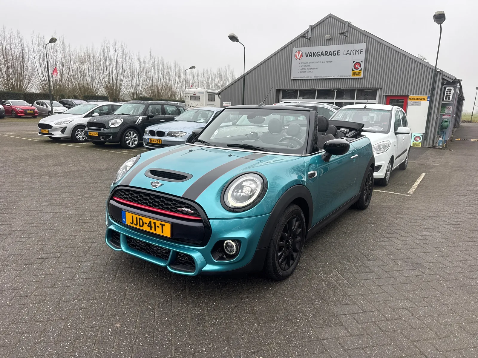 MINI Cabrio (2020) — foto 1