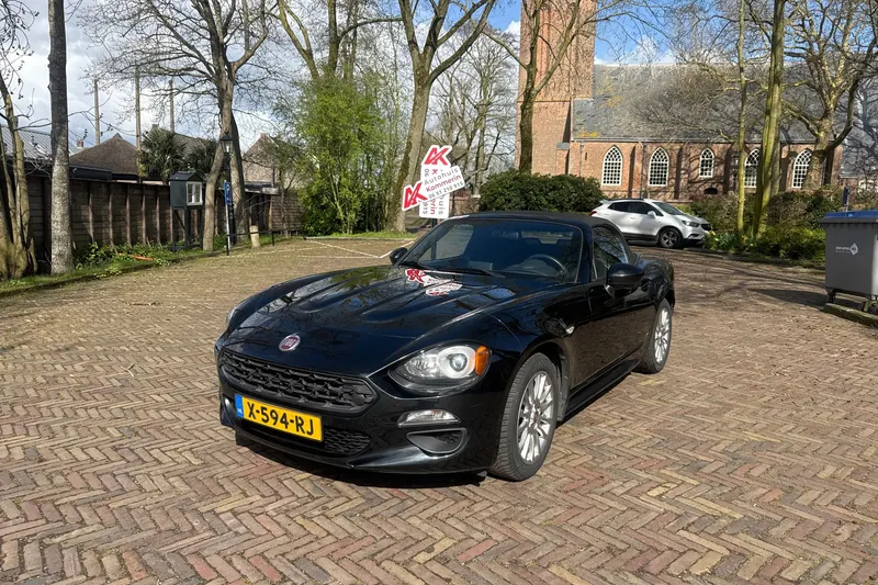 Fiat 124 Spider (2017)
