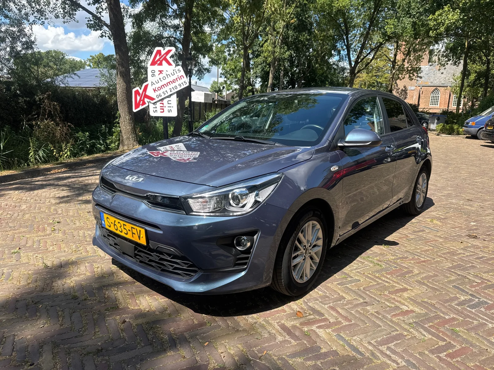 Kia Rio (2023) — foto 1