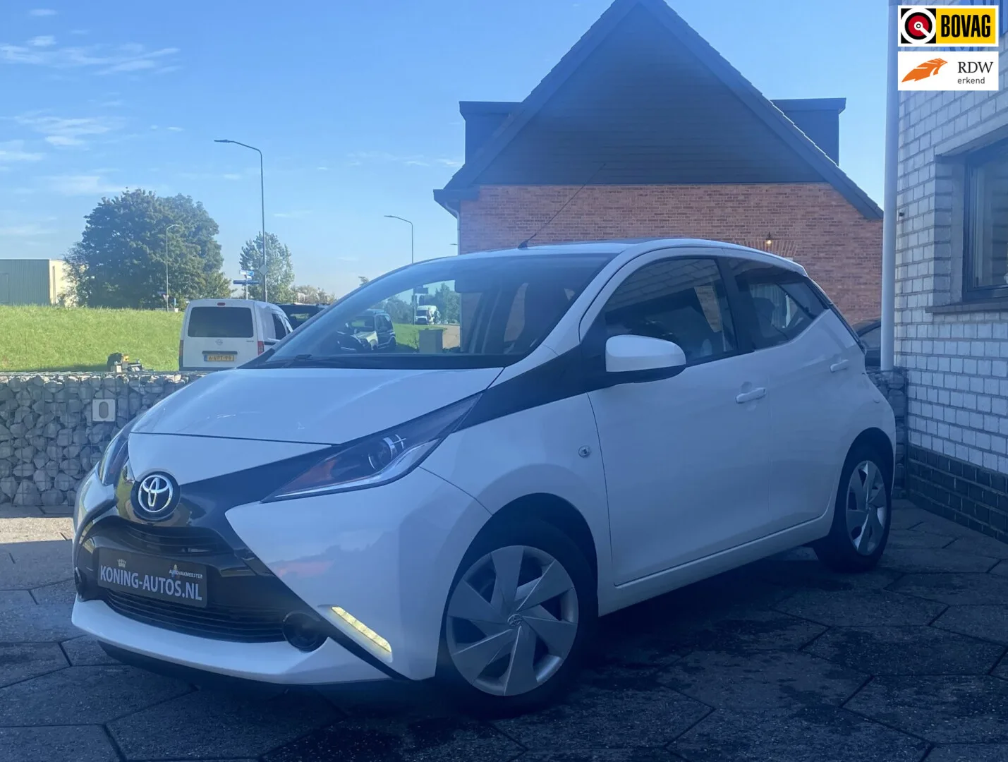 Toyota Aygo (2016) — foto 1