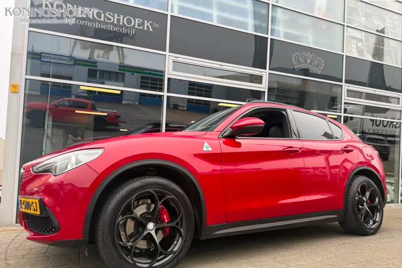 Alfa Romeo Stelvio (2017)