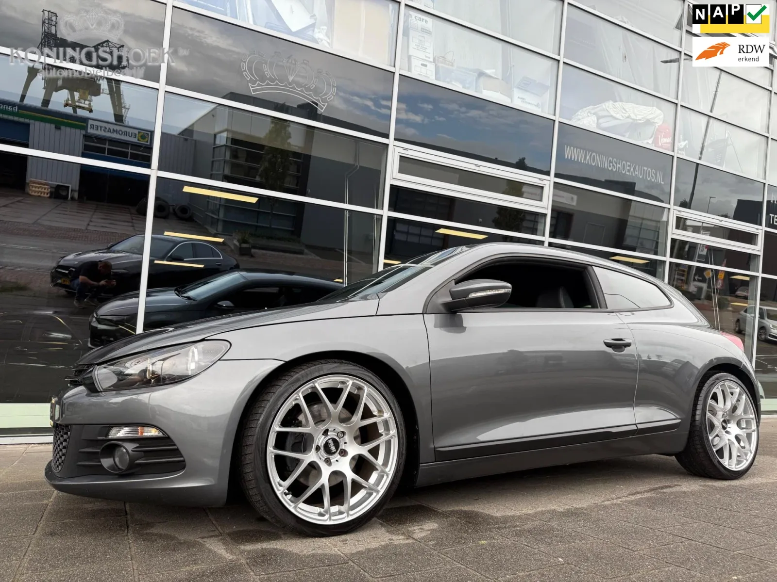 Volkswagen Scirocco (2010) — foto 1