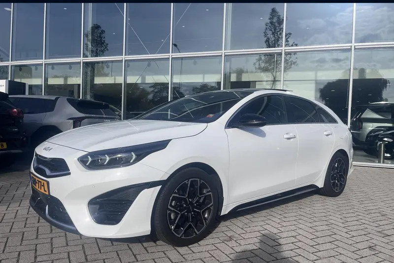 Kia ProCeed (2024)