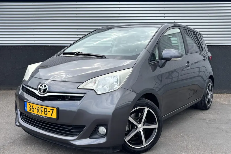 Toyota Verso S (2011)