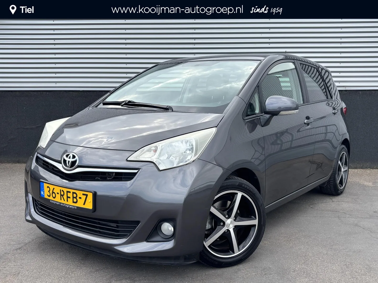Toyota Verso S (2011) — foto 1