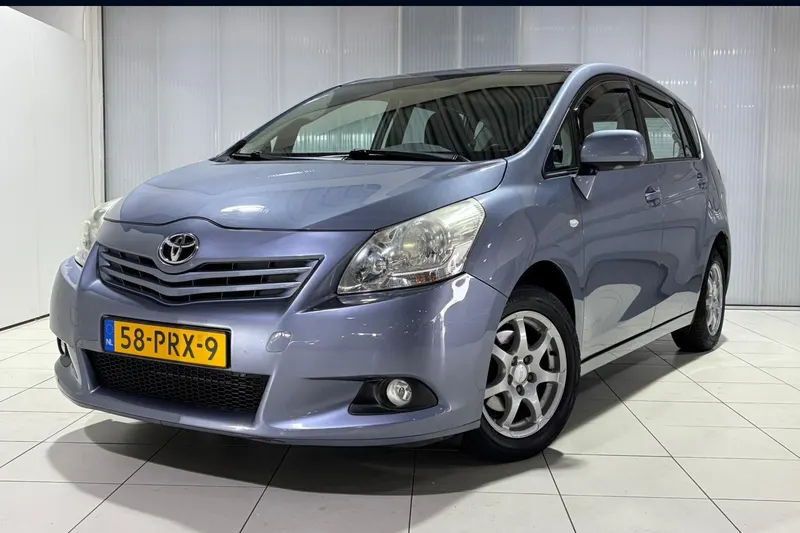 Toyota Verso (2011)