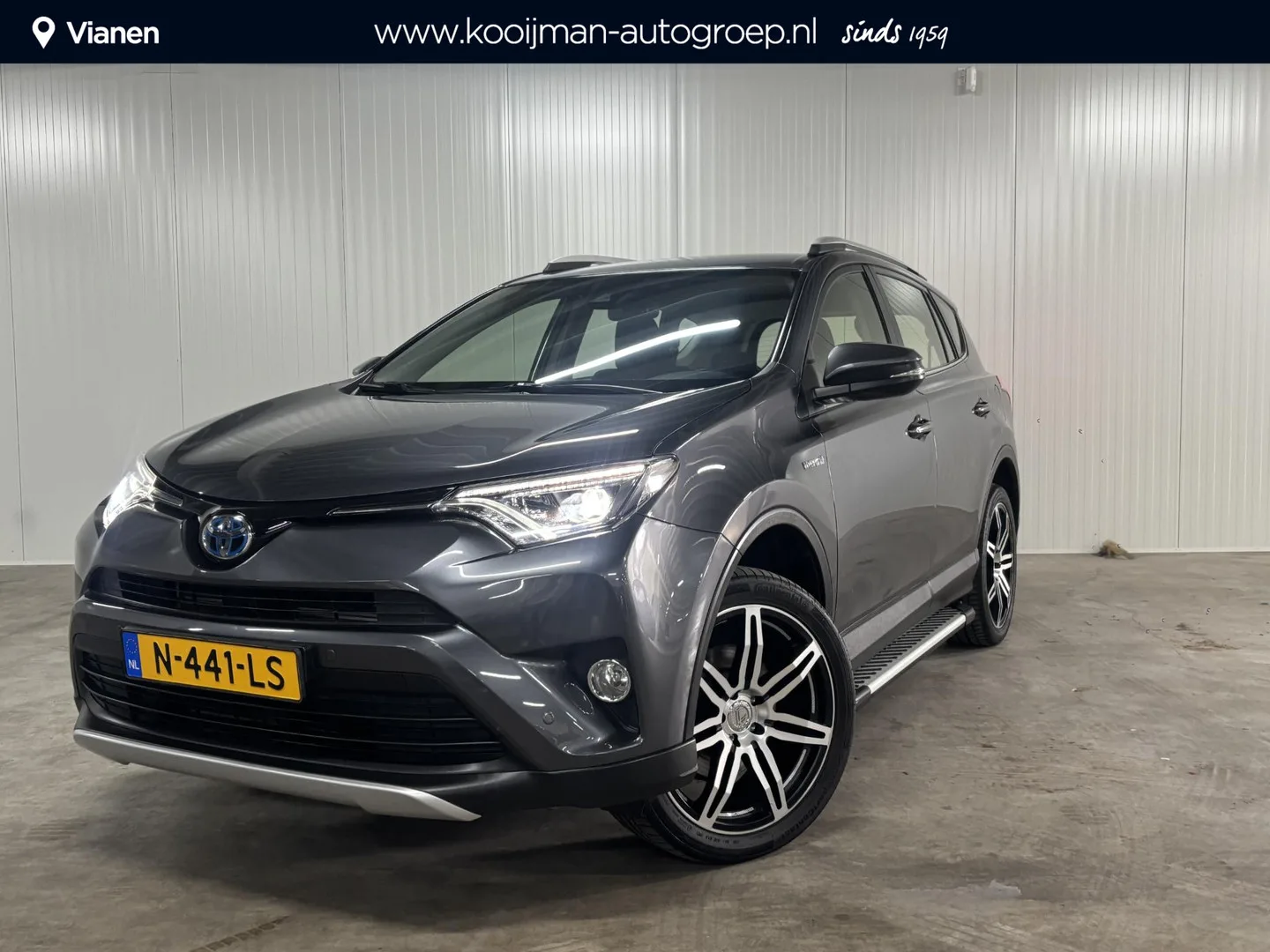 Toyota RAV4 (2017) — foto 1
