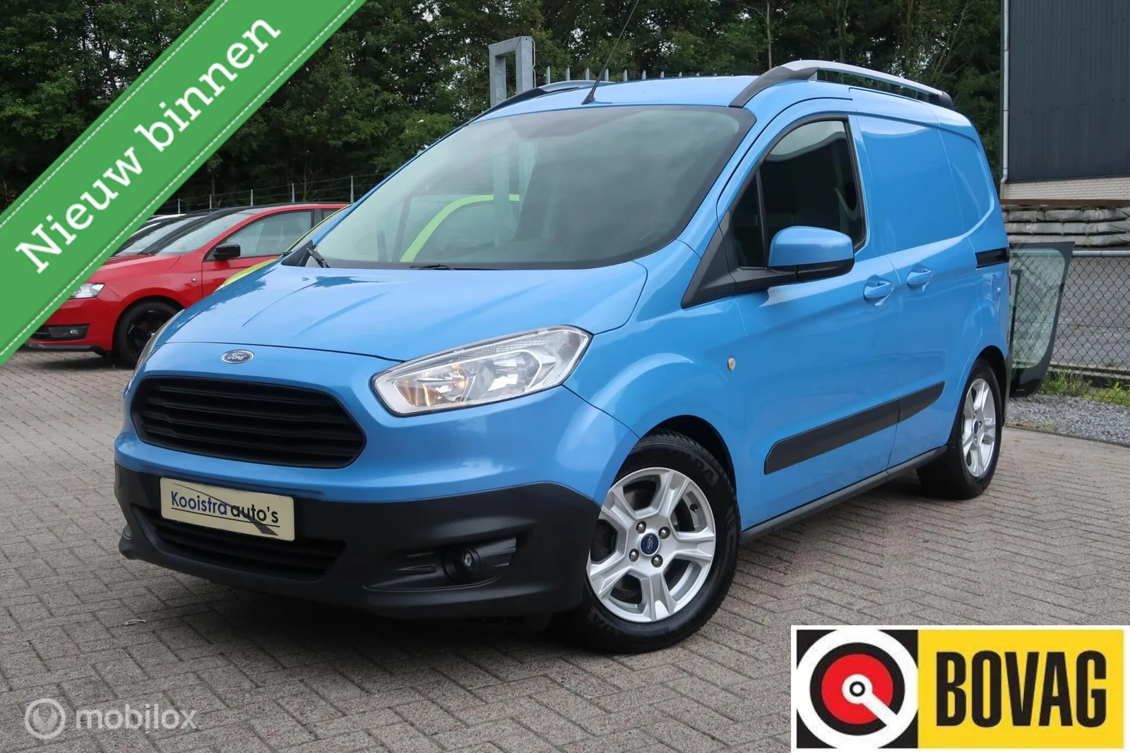 Ford Transit Courier (2014) — foto 1