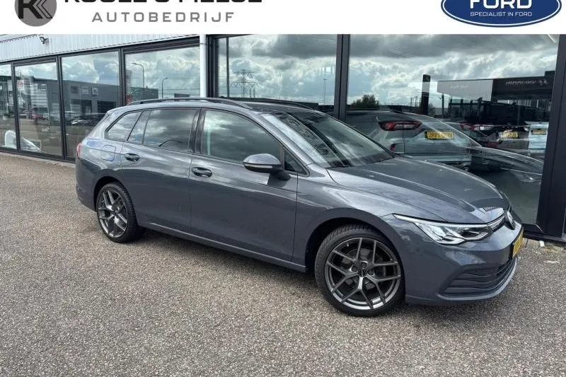 Volkswagen Golf (2022)
