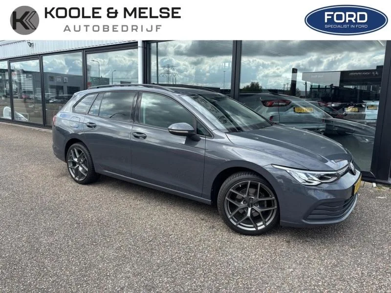 Volkswagen Golf (2022) — foto 1