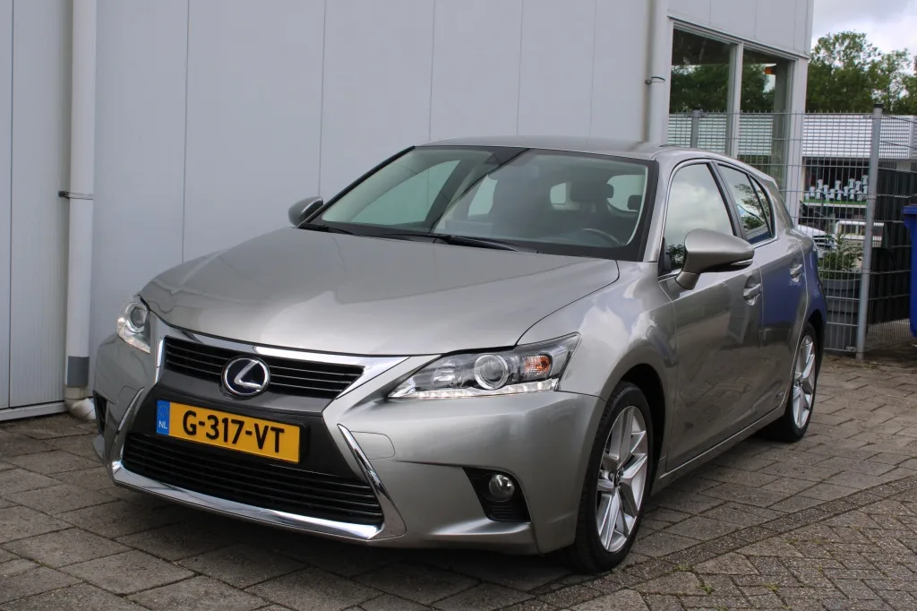 Lexus CT (2017) — foto 1