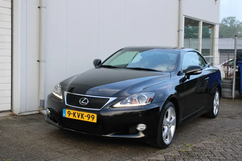 Lexus IS (2013)