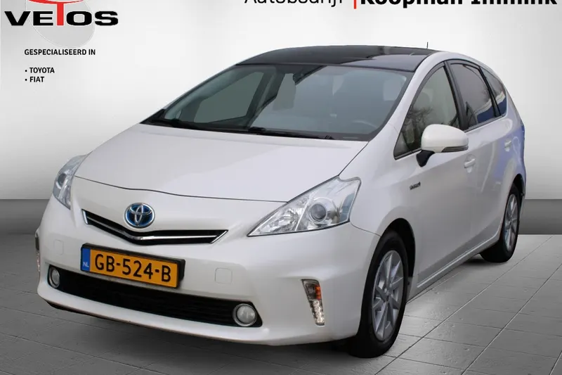 Toyota Prius Wagon (2015)