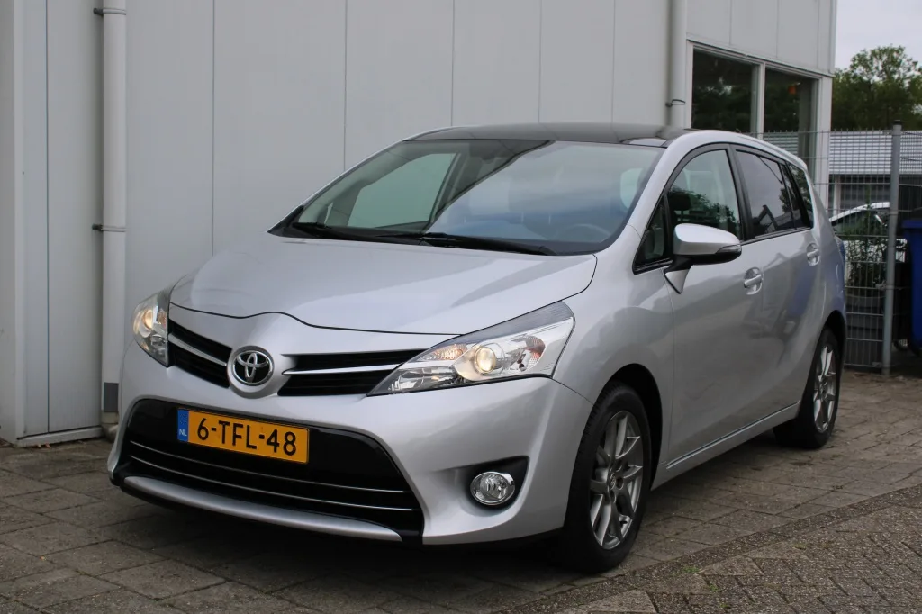 Toyota Verso (2014) — foto 1