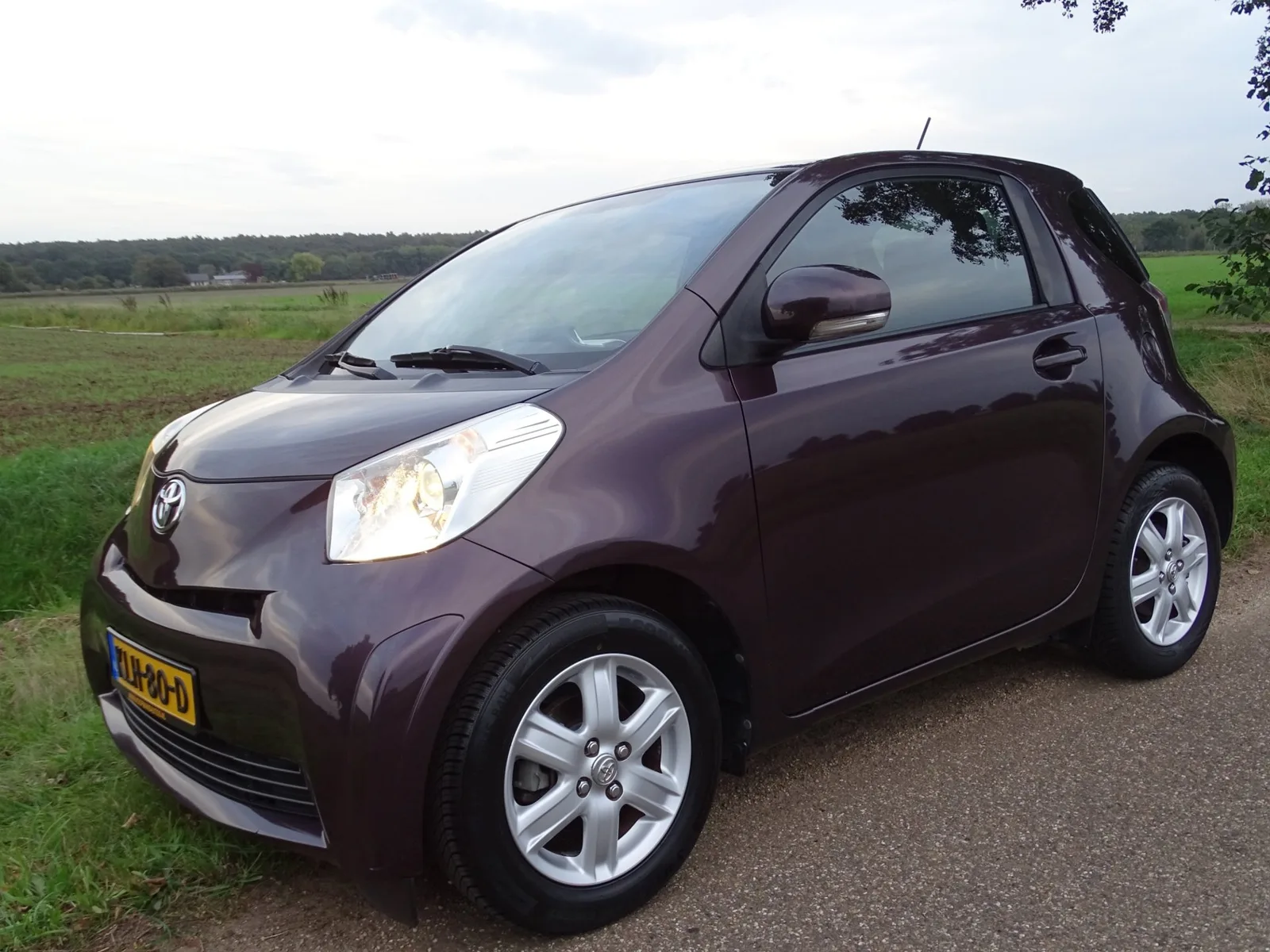 Toyota iQ (2009) — foto 1