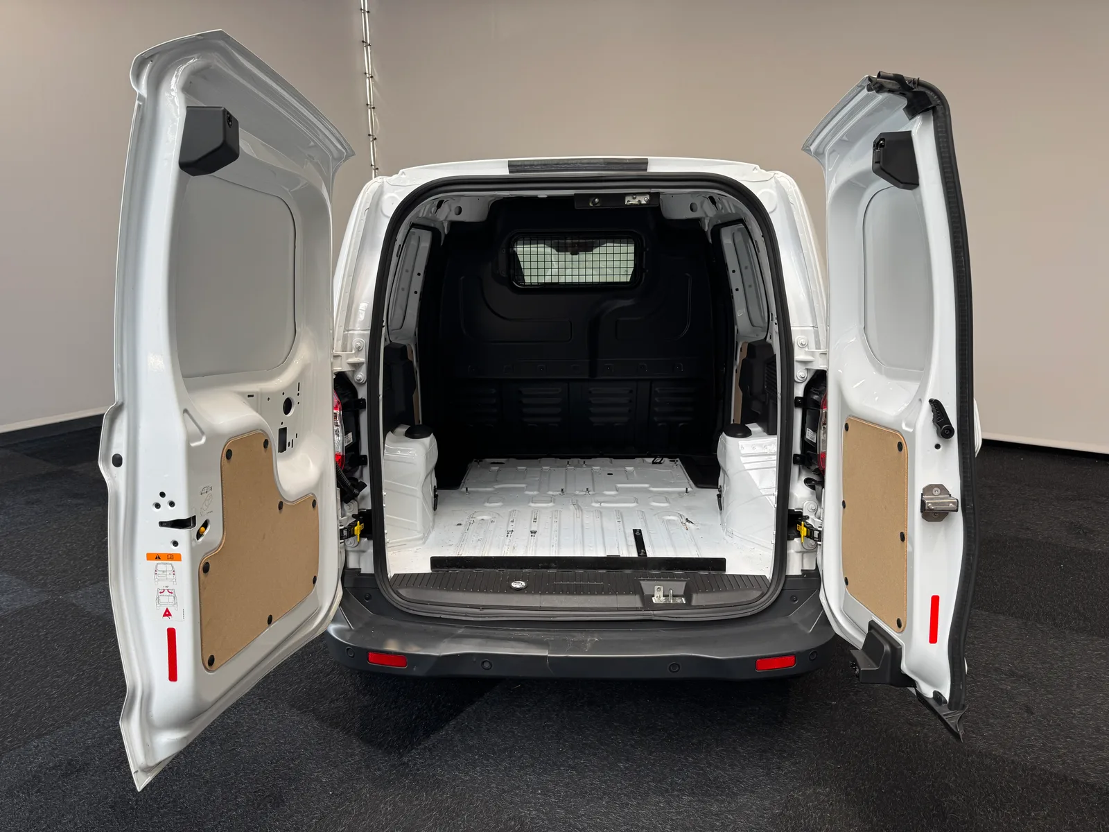 Ford Transit Courier (2022) — foto 1