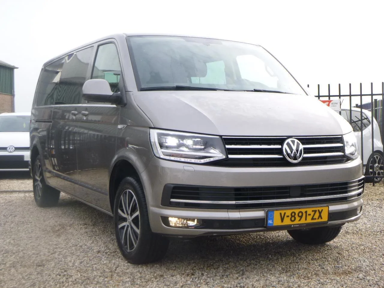 Volkswagen Transporter (2019) — foto 1