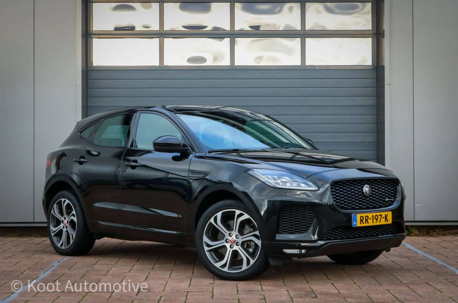 Jaguar E-Pace (2018) — foto 1