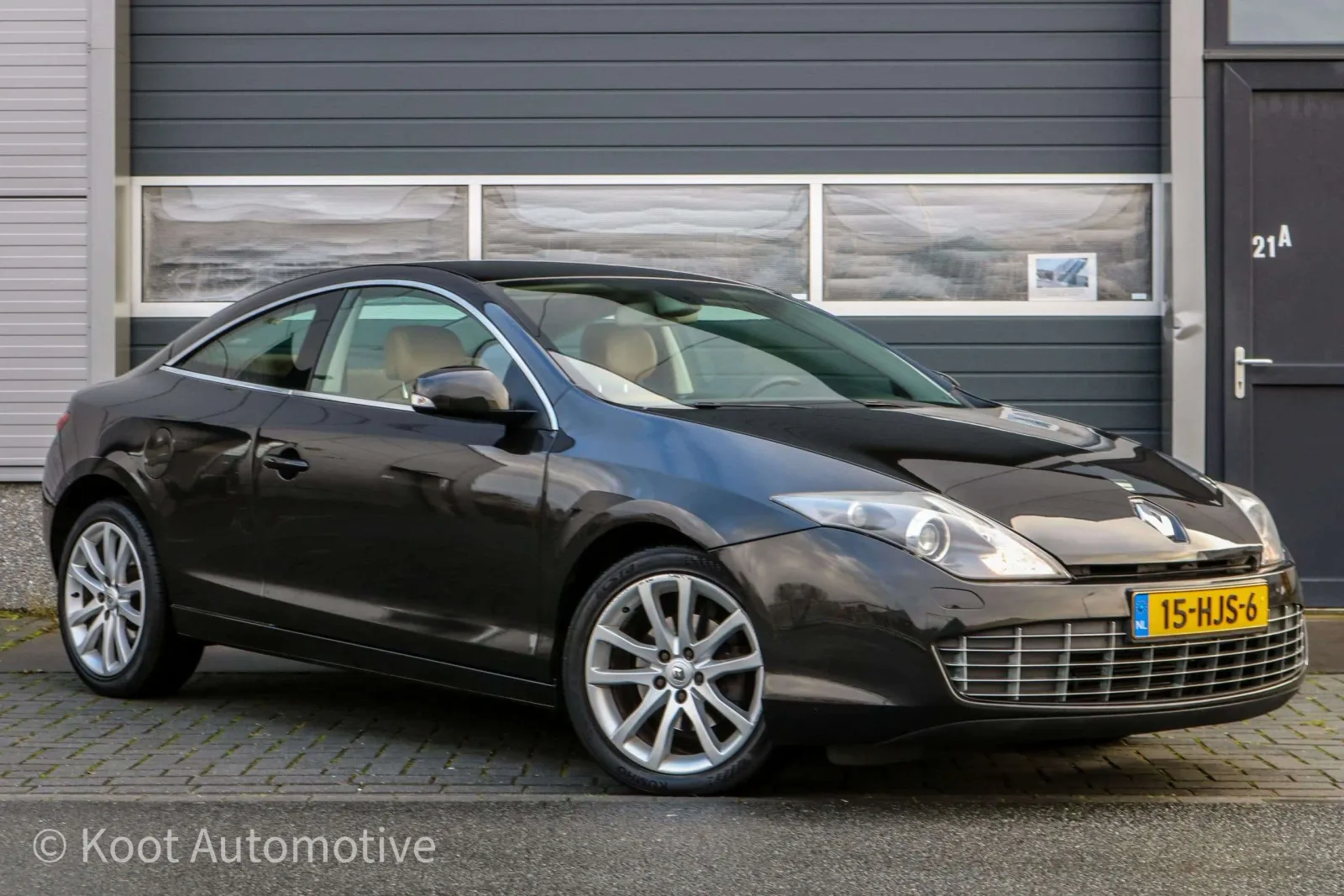 Renault Laguna (2009) — foto 1