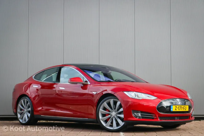 Tesla Model S (2016)