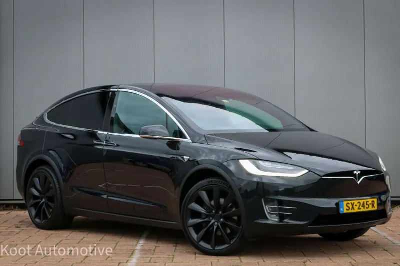 Tesla Model X (2018)