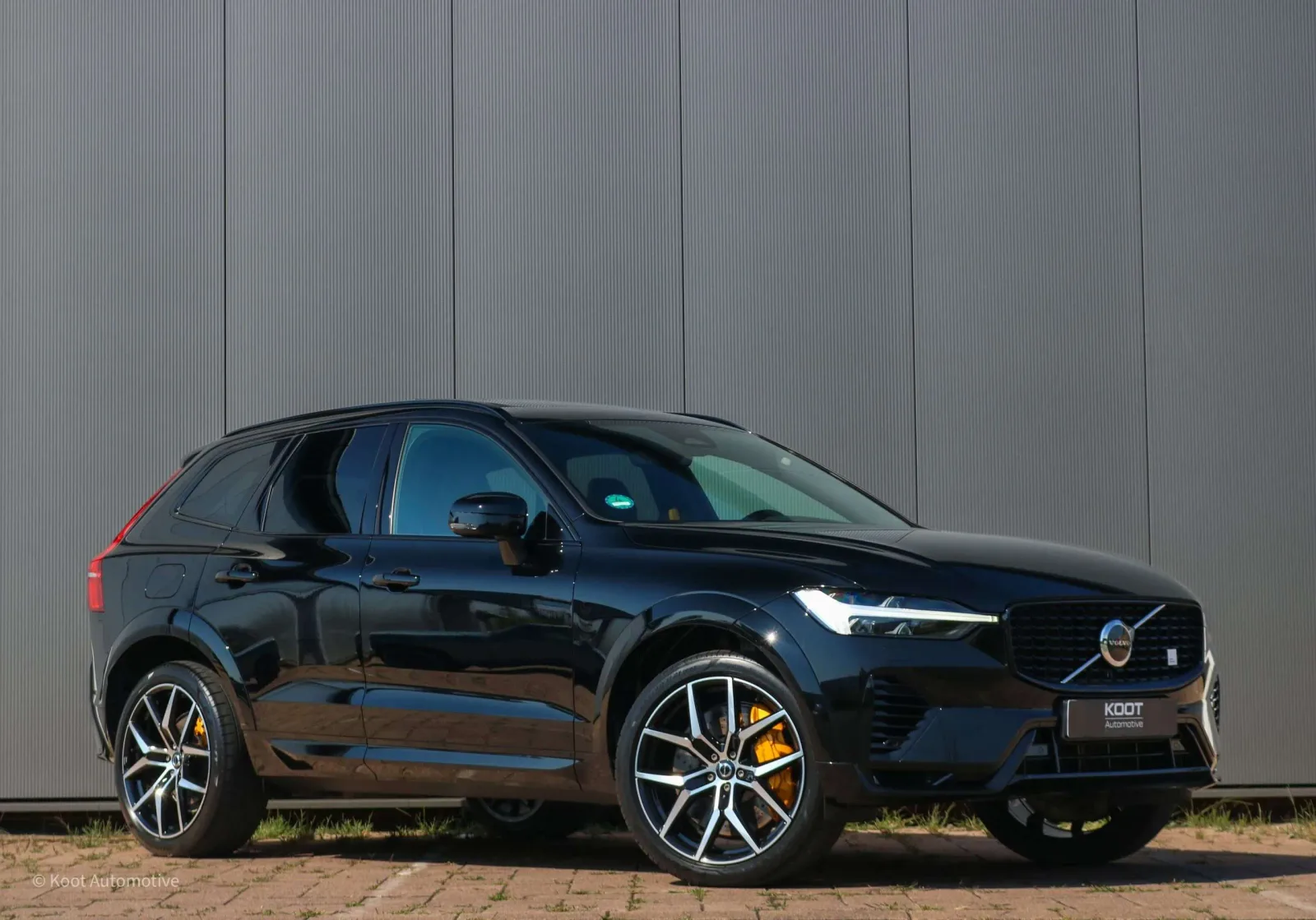 Volvo XC60 (2023) — foto 1