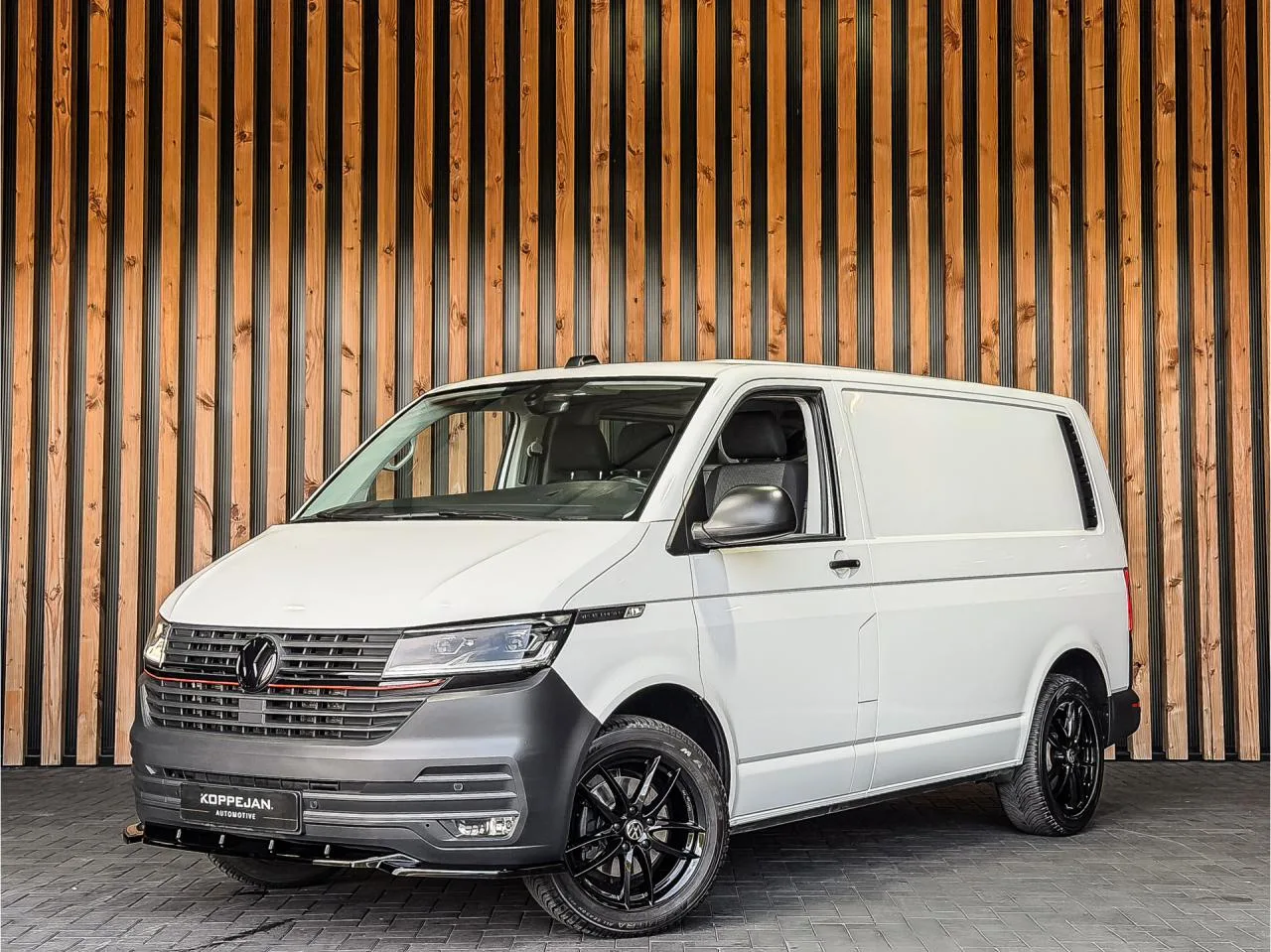 Volkswagen Transporter (2023) — foto 1