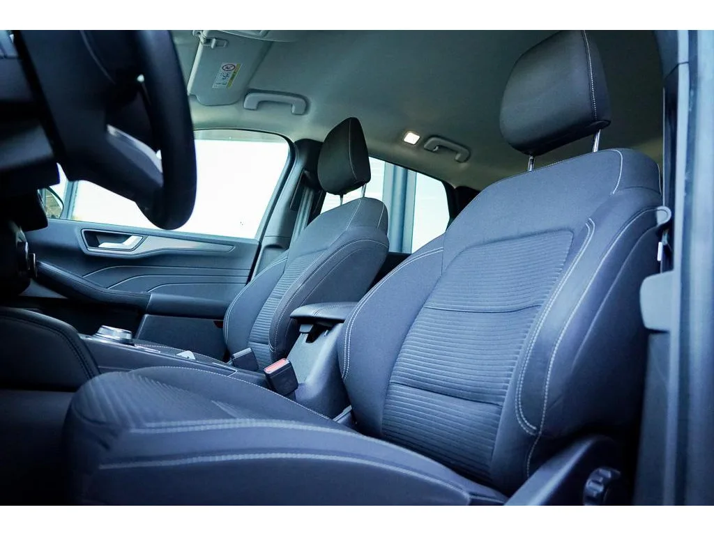 Ford Kuga (2022) — foto 1