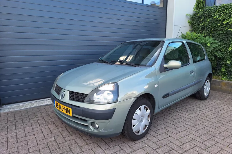 Renault Clio (2003)