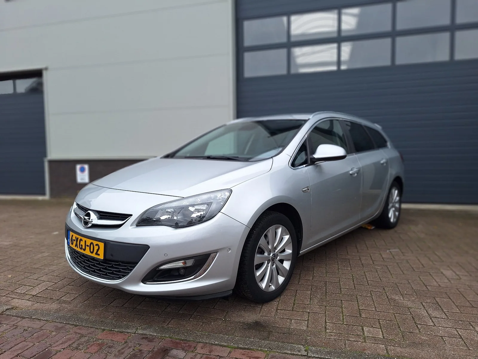 Opel Astra (2014) — foto 1