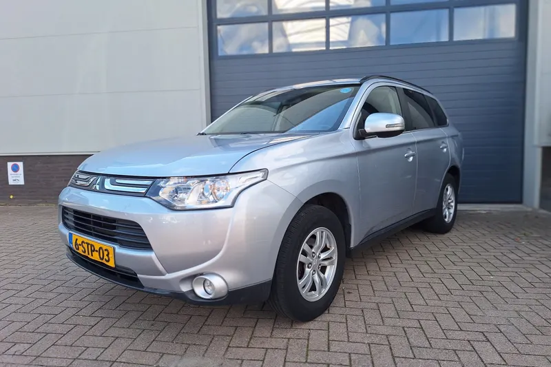 Mitsubishi Outlander (2013)