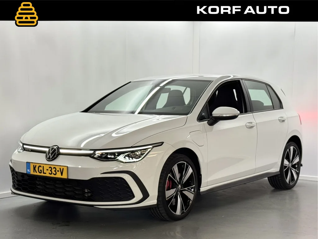 Volkswagen Golf (2021) — foto 1