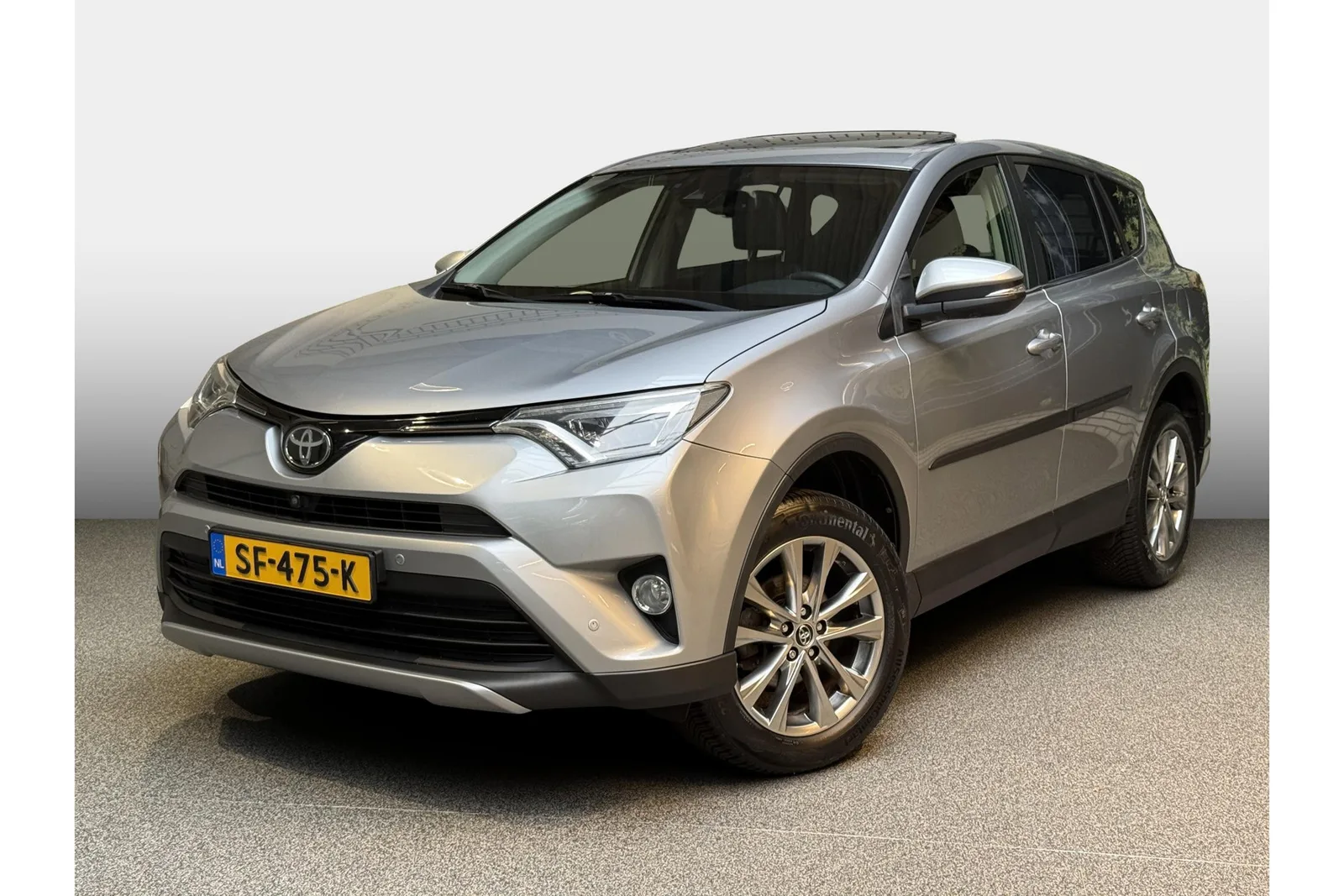 Toyota RAV4 (2018) — foto 1