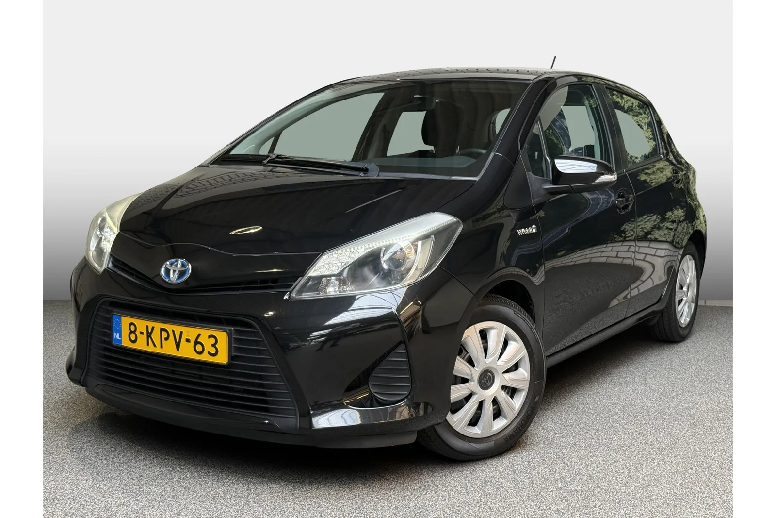 Toyota Yaris (2013) — foto 1