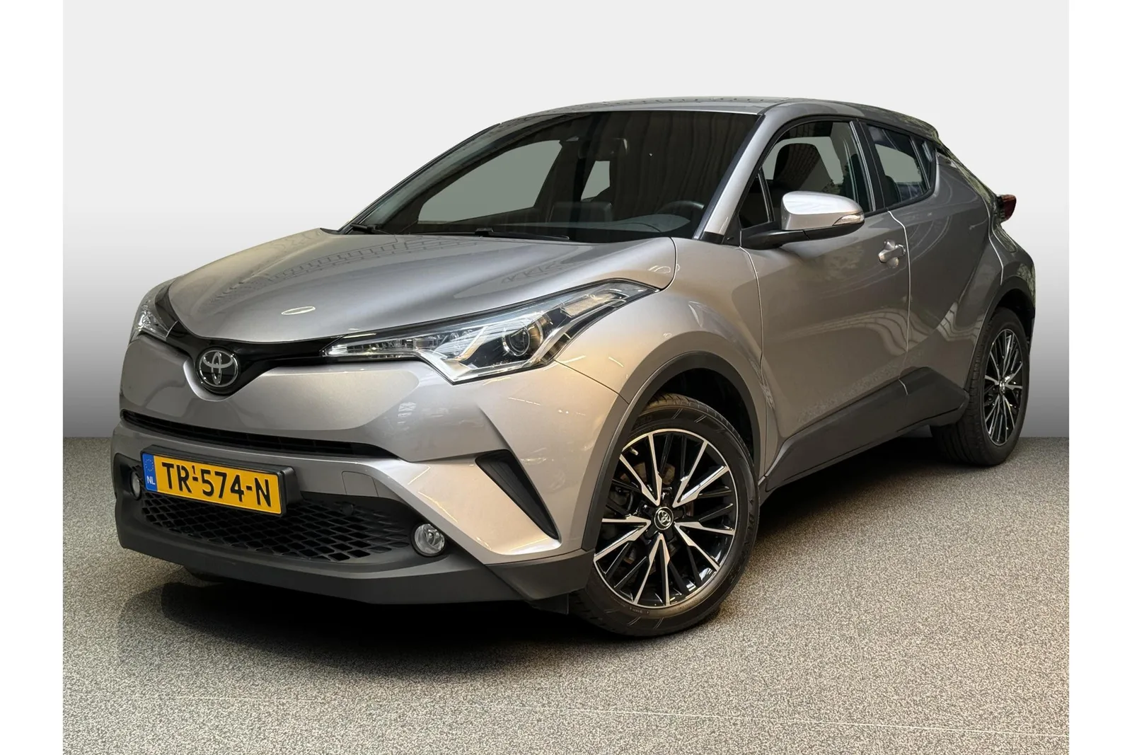 Toyota C-HR (2018) — foto 1