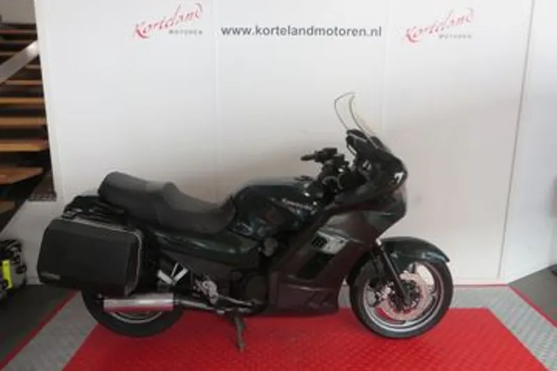 Kawasaki GTR 1000 (1998)