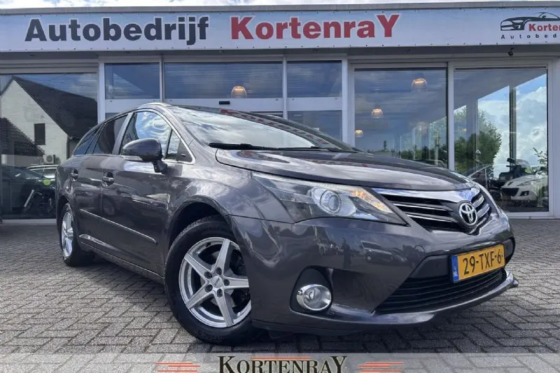 Toyota Avensis (2012)