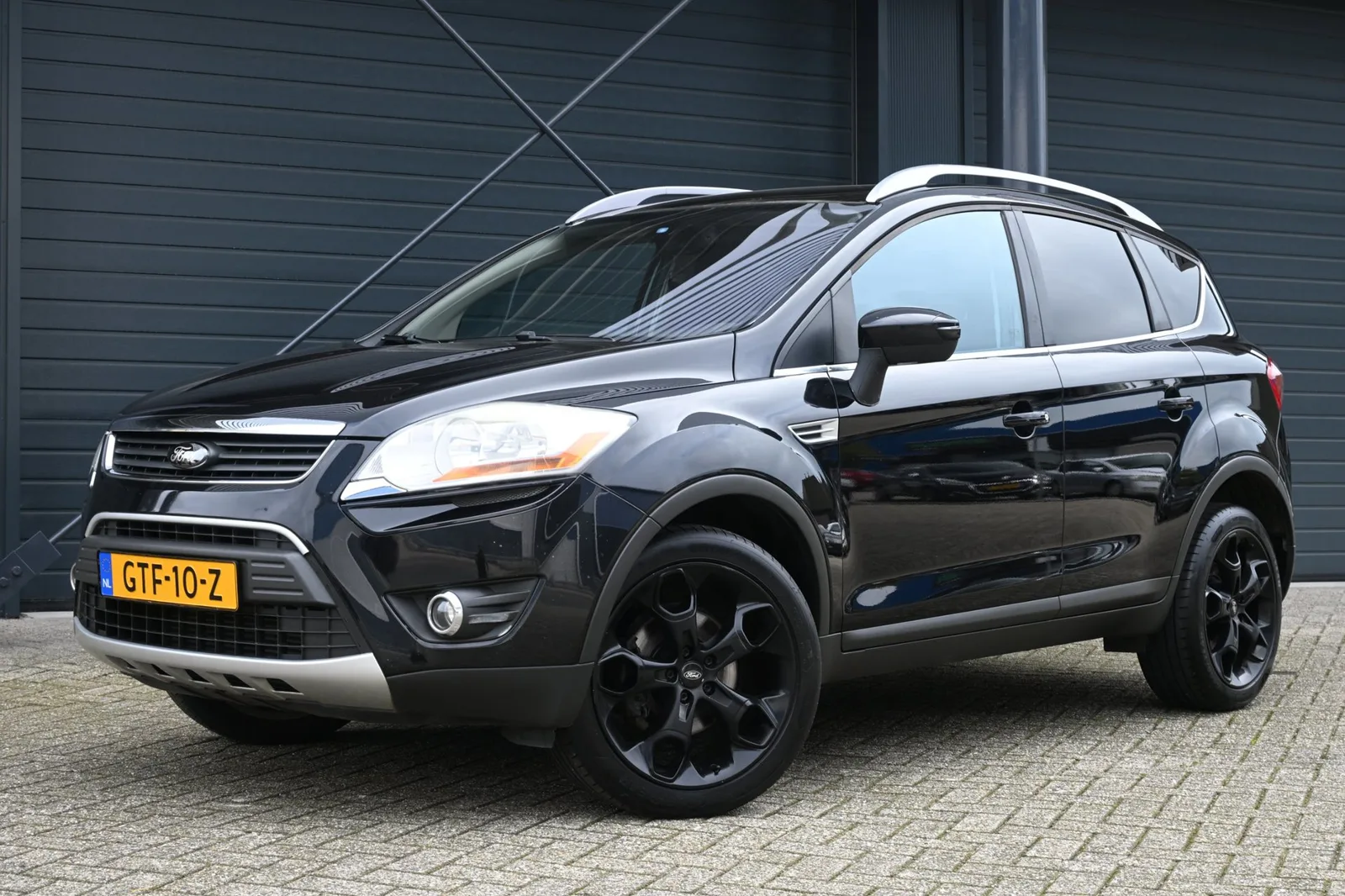 Ford Kuga (2009) — foto 1