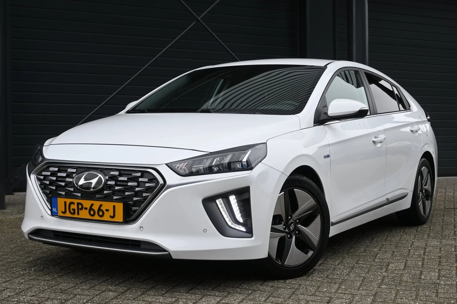 Hyundai Ioniq (2020) — foto 1