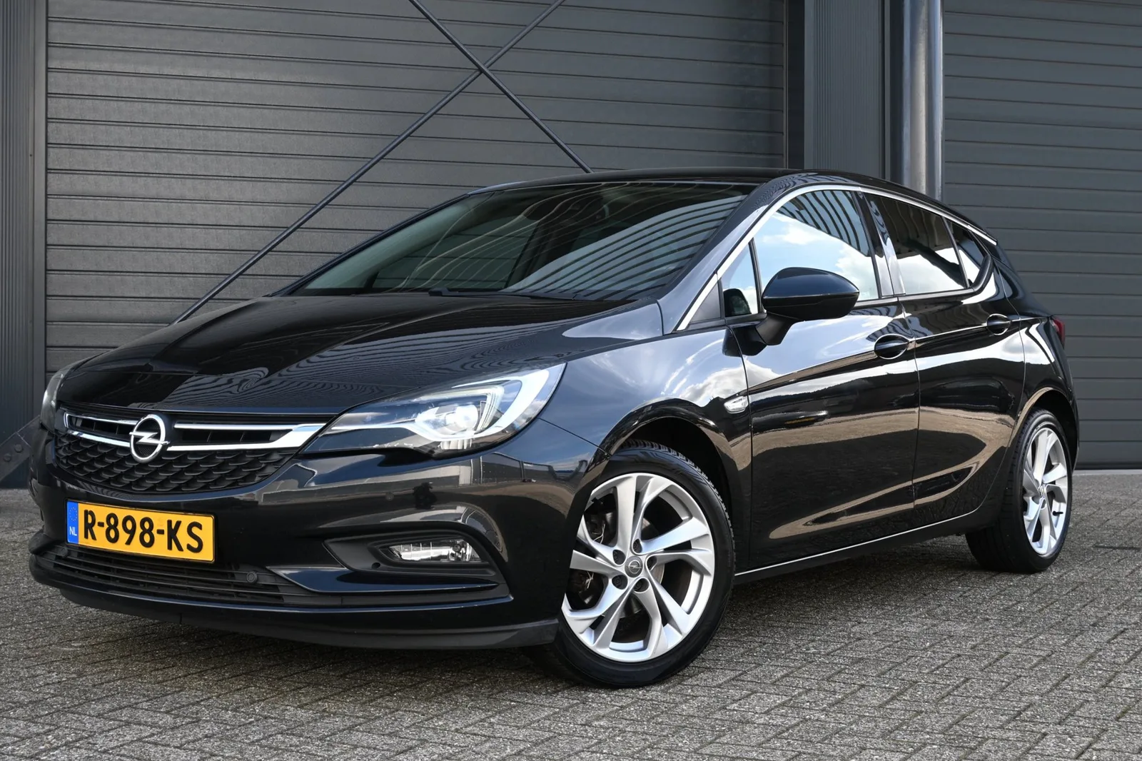 Opel Astra (2016) — foto 1