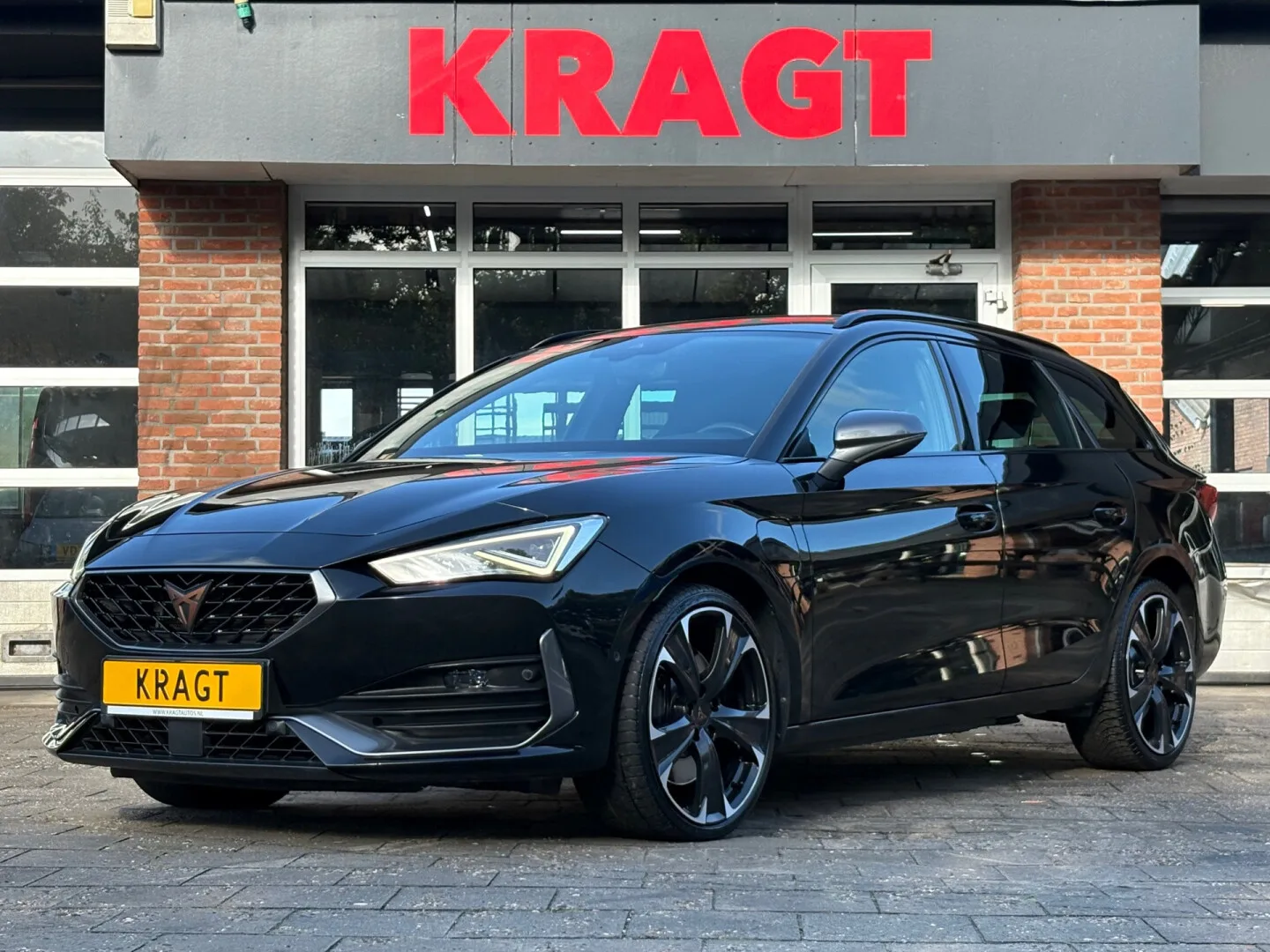 CUPRA Leon Sportstourer (2021) — foto 1