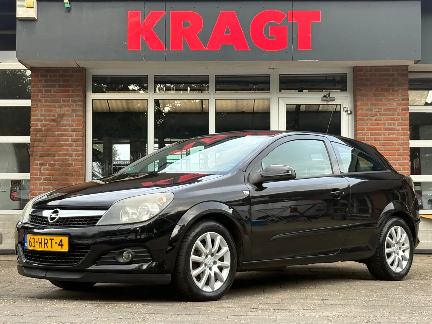 Opel Astra (2009) — foto 1