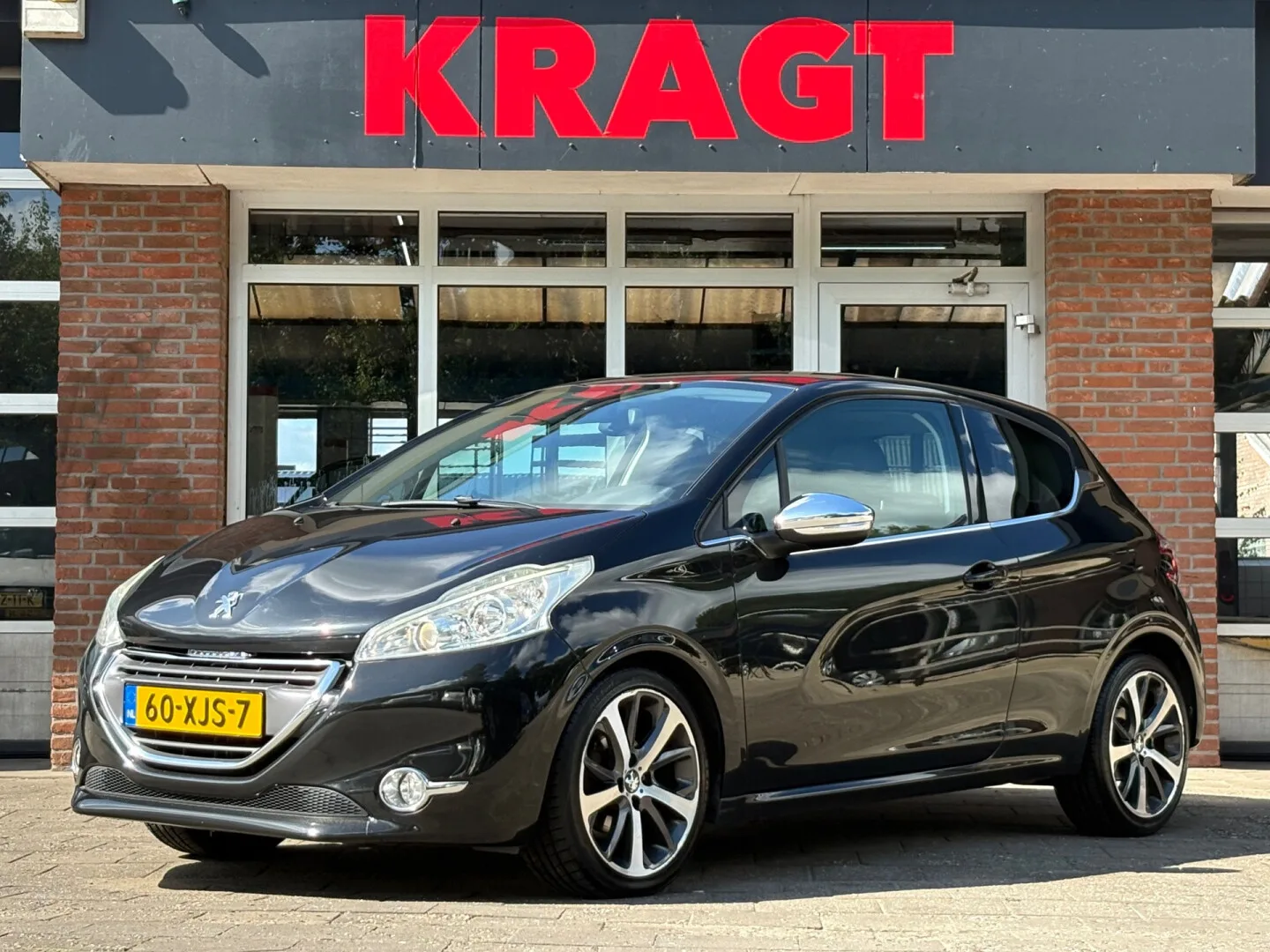 Peugeot 208 (2012) — foto 1