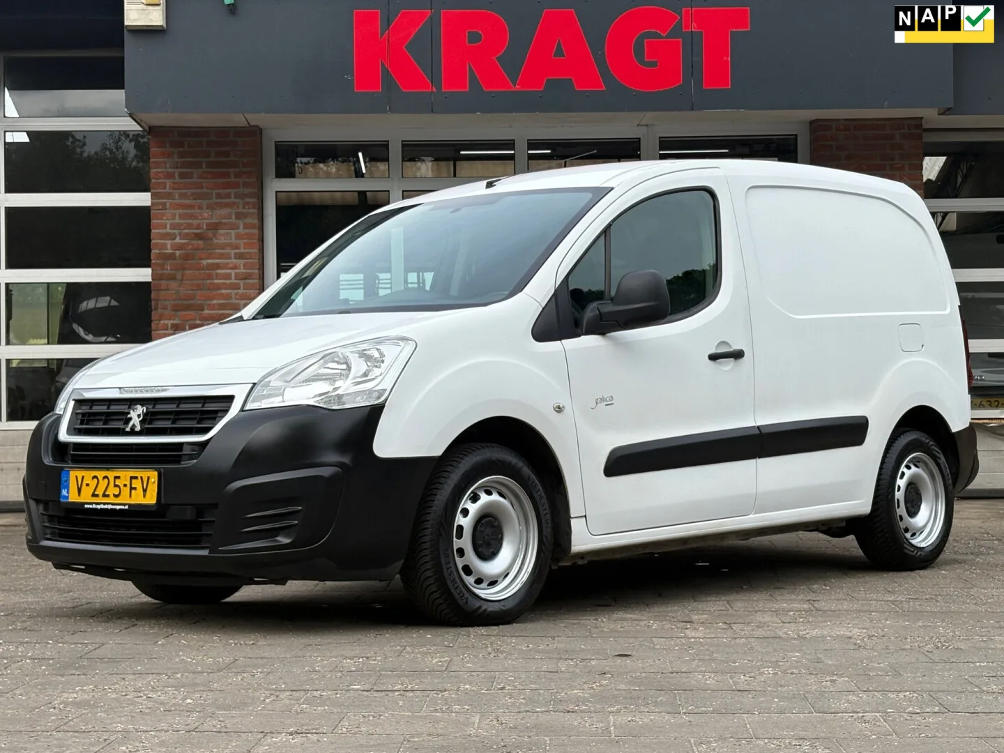 Peugeot Partner (2017) — foto 1