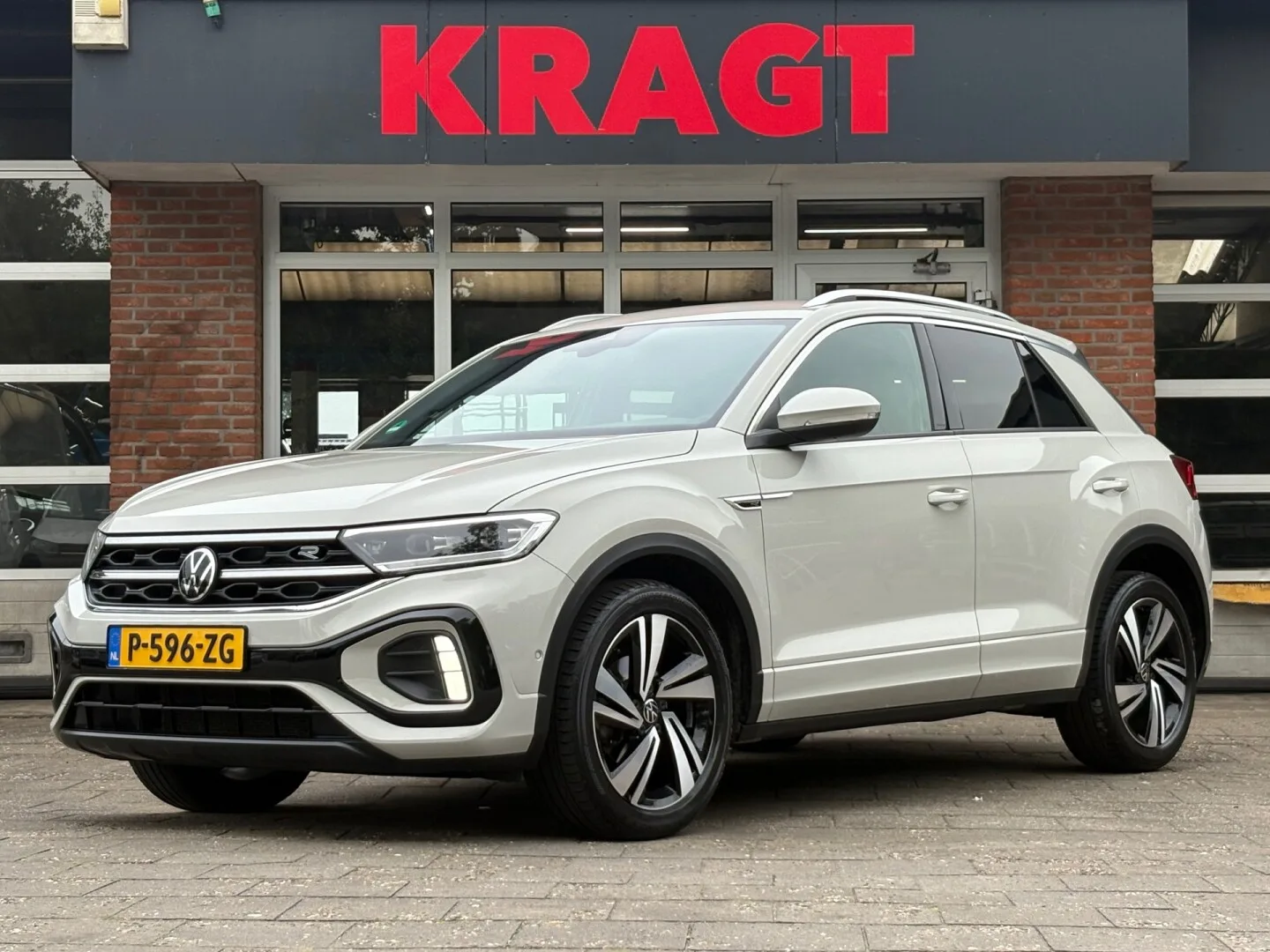 Volkswagen T-Roc (2022) — foto 1