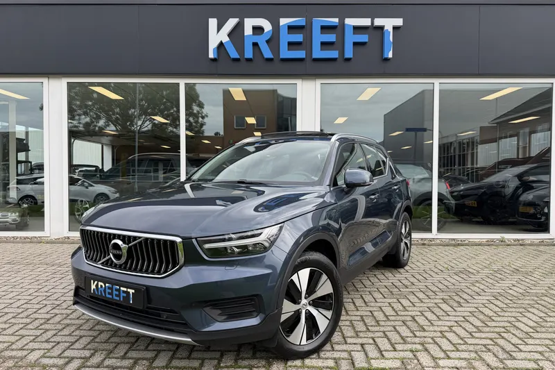 Volvo XC40 (2022)