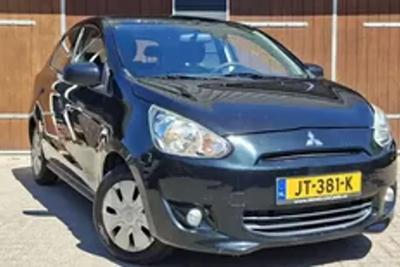 Mitsubishi Space Star (2015)